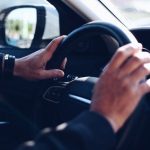 Dirigir sem CNH crime ou infração - Motorista de carro